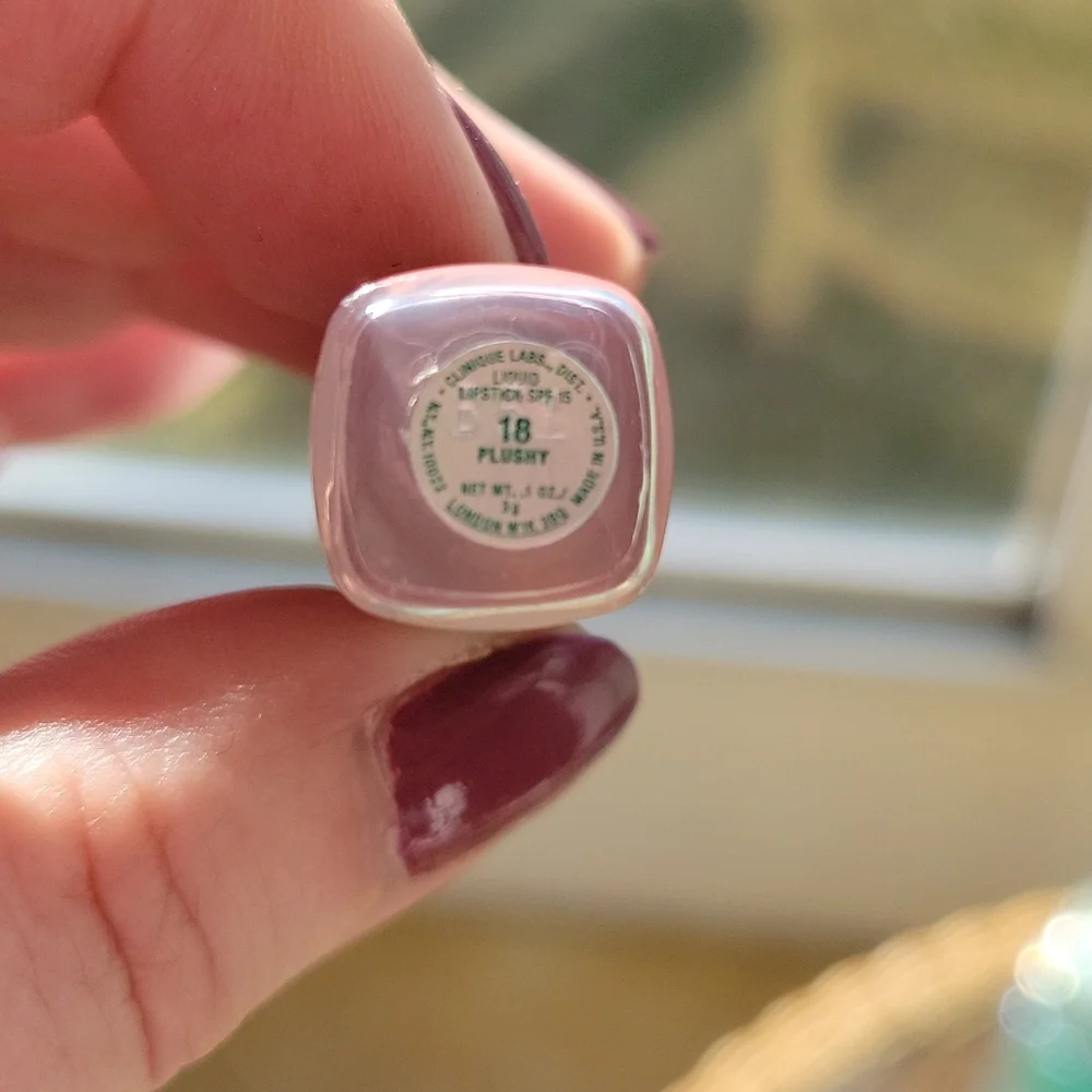 Clinque travel size eye shadows, blush and liquid lipstick